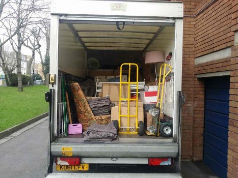 Benefits of using a builders skip service